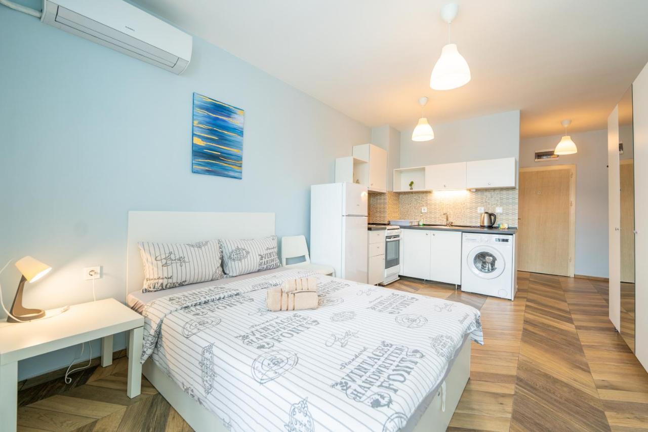 Cozy Little Apartment In Studentski Grad Sofia Exterior photo